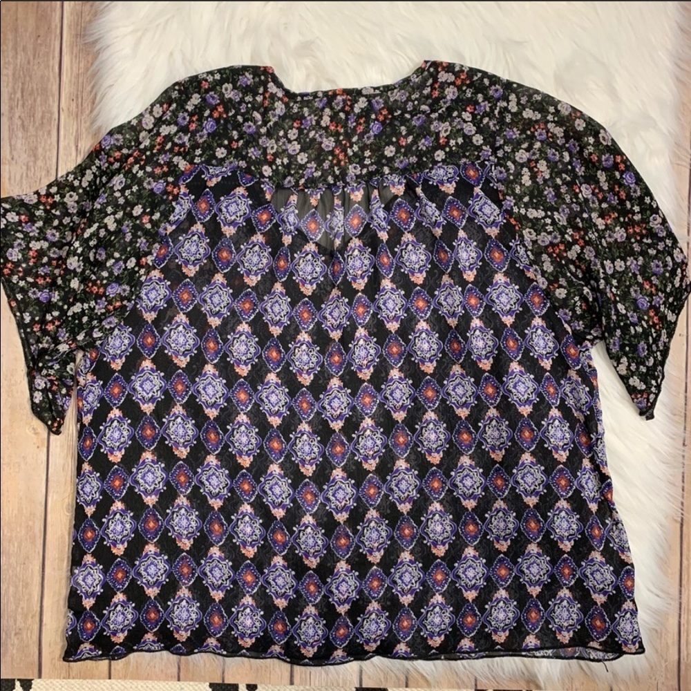 Mason + Mackenzie | Floral Blouse - Picture 5 of 8